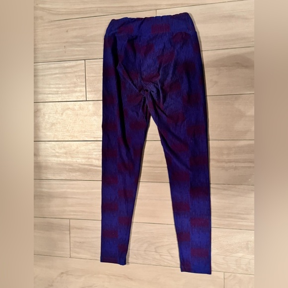 Lula roe Blue Purple Patterned Leggings one size fits most 2-12 women’s - Picture 2 of 3